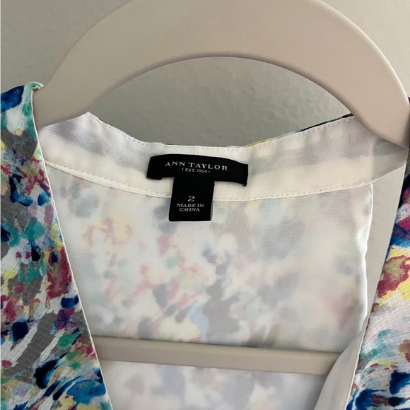 Ann Taylor Sleeveless Blouse - Picture 5 of 6